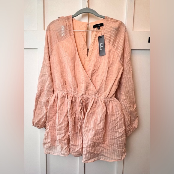 Lulus Blush Pink Cuffed Long Sleeve Romper Shorts SIze Medium NEW NWT V-neck - Picture 1 of 8